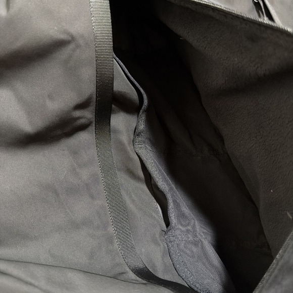 Nike Gilet Men MEDIUM Black Tech Duck Down Insulated Quilt Lined Bodywarmer Vest - Picture 5 of 14